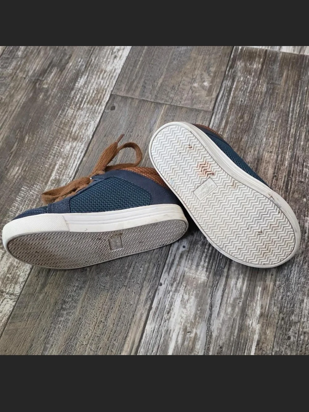OshKosh B'gosh Navy and Brown Lightning High-Top Sneakers